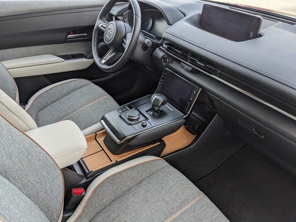 Mazda MX-30 e-SKYACTIV Premium Modern Confidence Bose