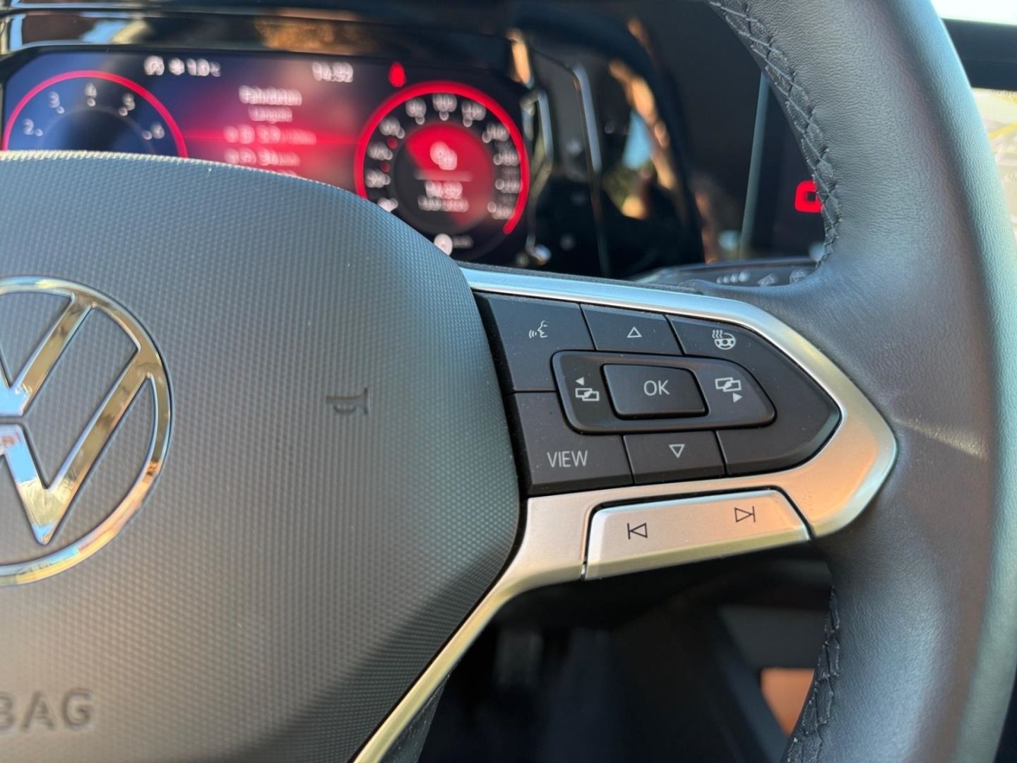 Volkswagen Golf Variant 8 VIII Life 1.0 eTSI - Samsaru's Car Outlet