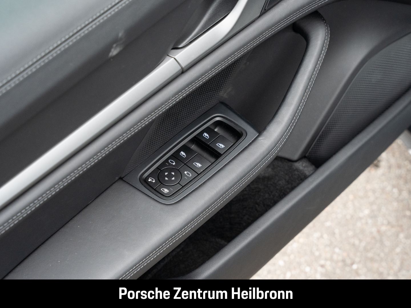 Porsche Taycan 4 Cross Turismo BOSE Surround-View 21-Zol