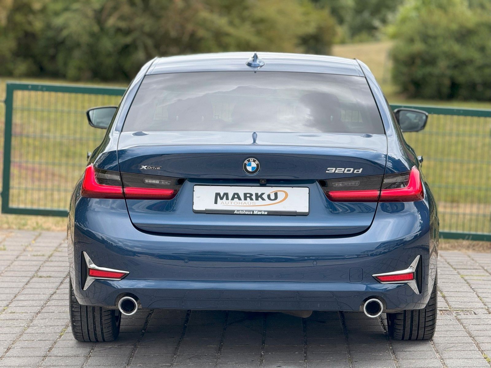 BMW 320d Limousine Luxury Line xDrive - Samsaru's Car Outlet