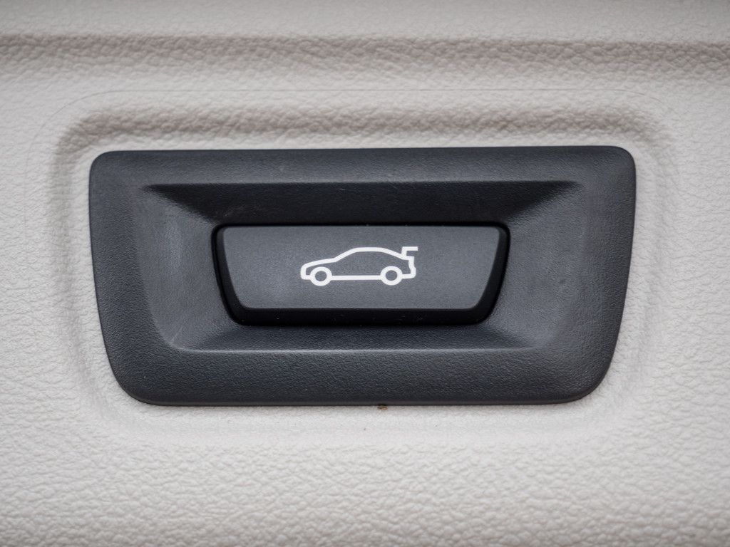 BMW 330e Touring - Samsaru's Car Outlet