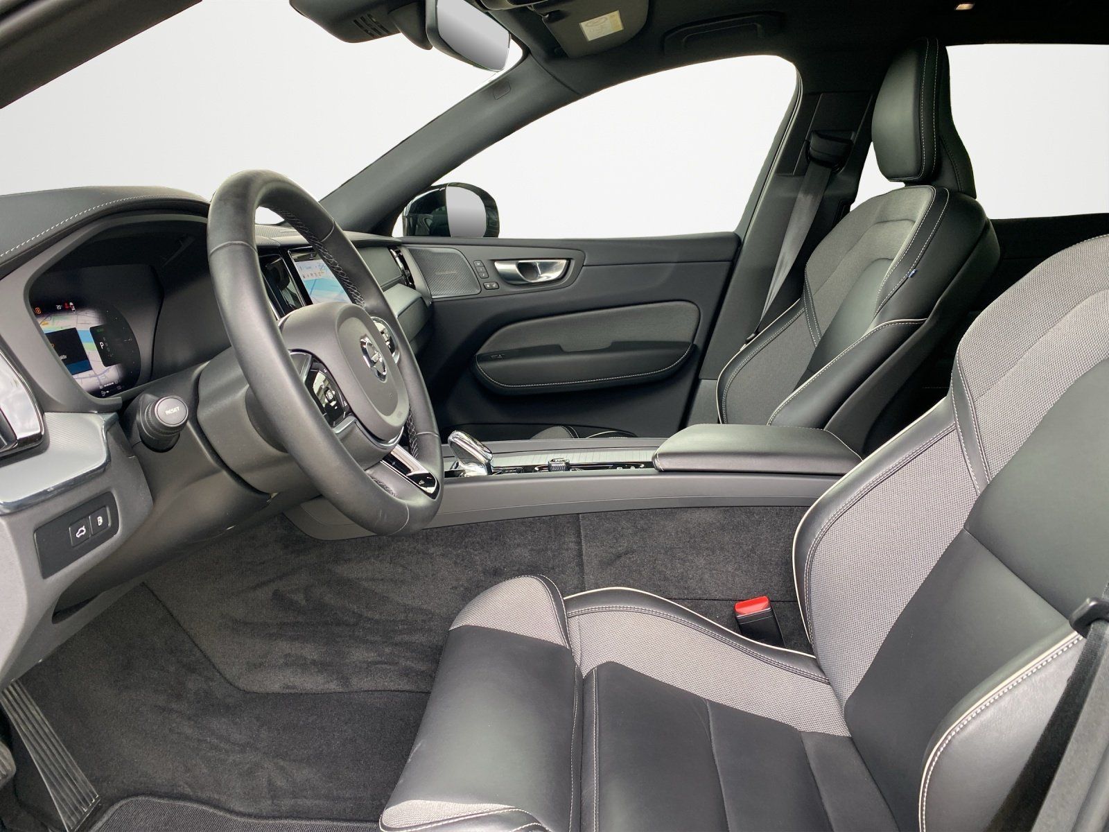 Volvo XC60 T8 Ultimate Dark Recharge AWD*AHK*Pano*WiPa