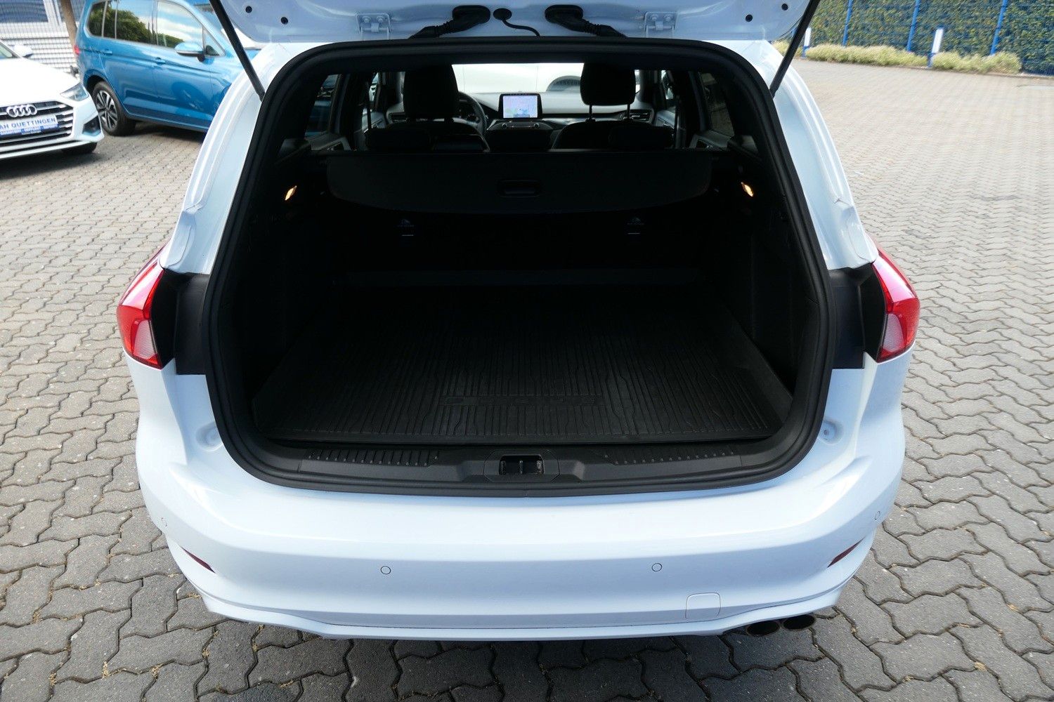 Ford Focus Turnier 1.5 ST-Line - Samsaru's Car Outlet