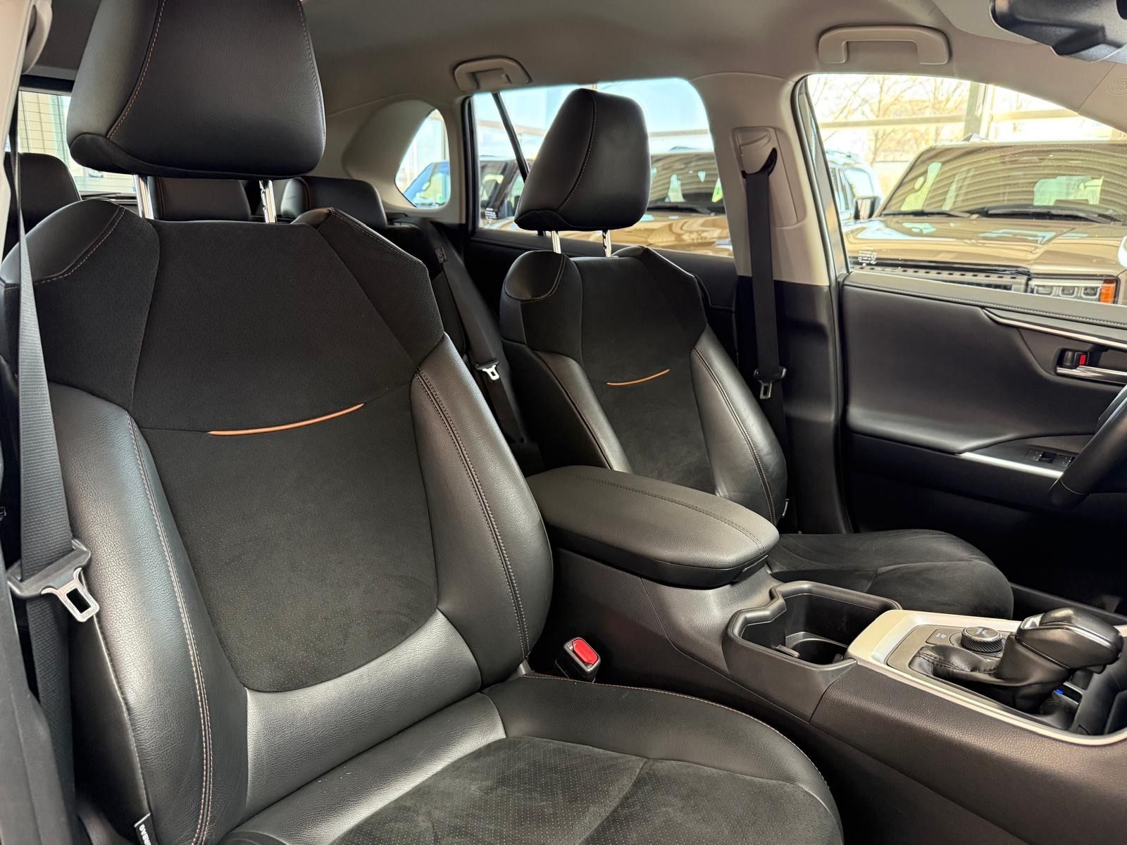 Toyota RAV 4 HYBRID 4x4 - Samsaru's Car Outlet