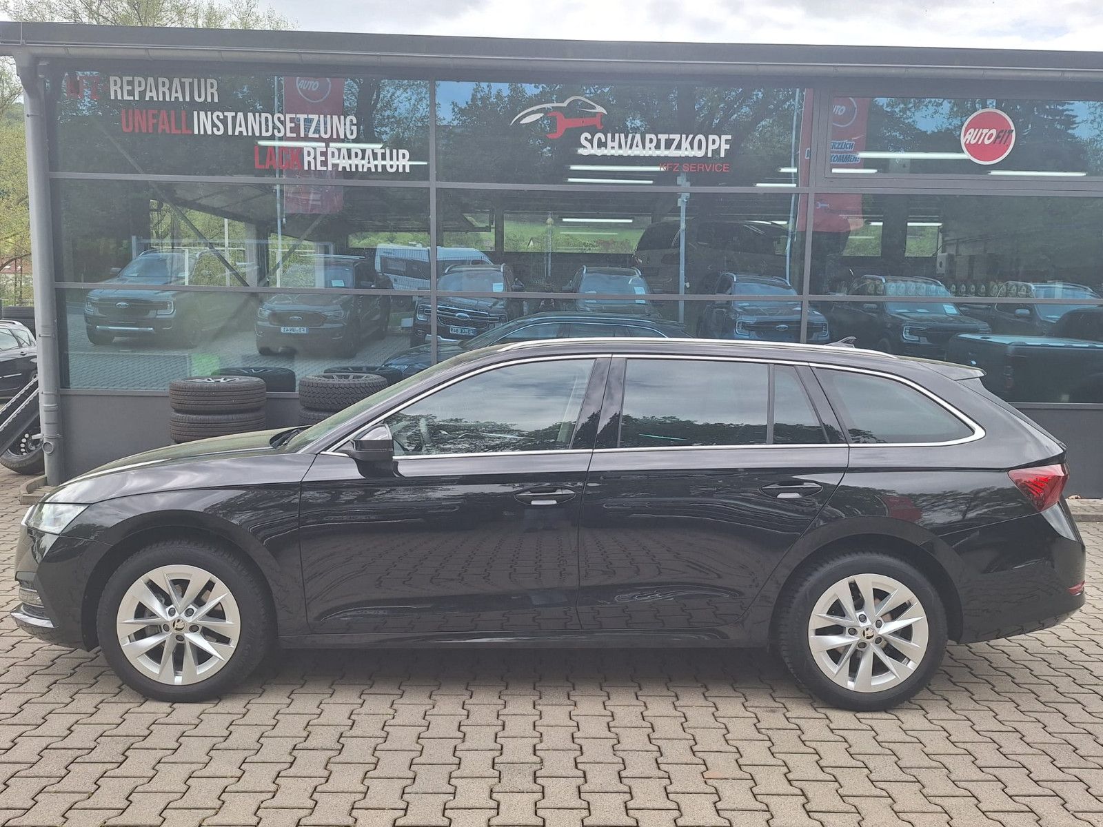 Skoda Octavia 2.0TDI DSG Combi - Samsaru's Car Outlet