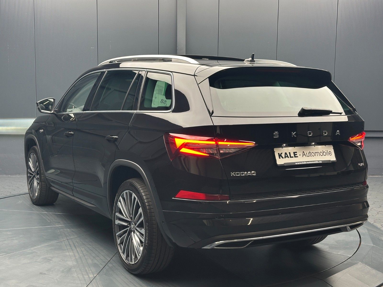 Skoda Kodiaq L&K 4x4 *20Zoll*PANORAMA*360*Standhzg*DCC