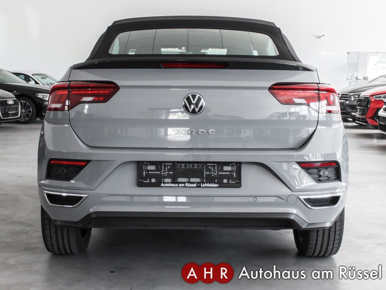 Volkswagen T-Roc R-Line 1.5 TSI - Samsaru's Car Outlet