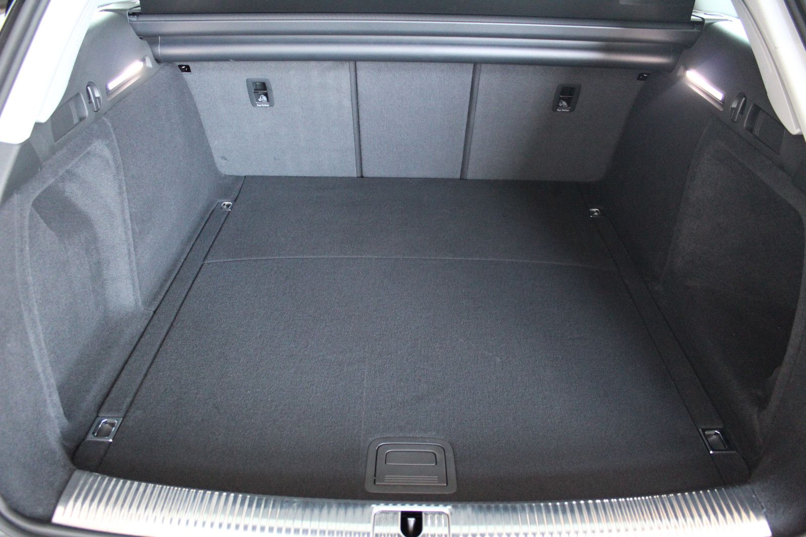 Audi A4 Avant 40 TDI quattro S tronic - Samsaru's Car Outlet