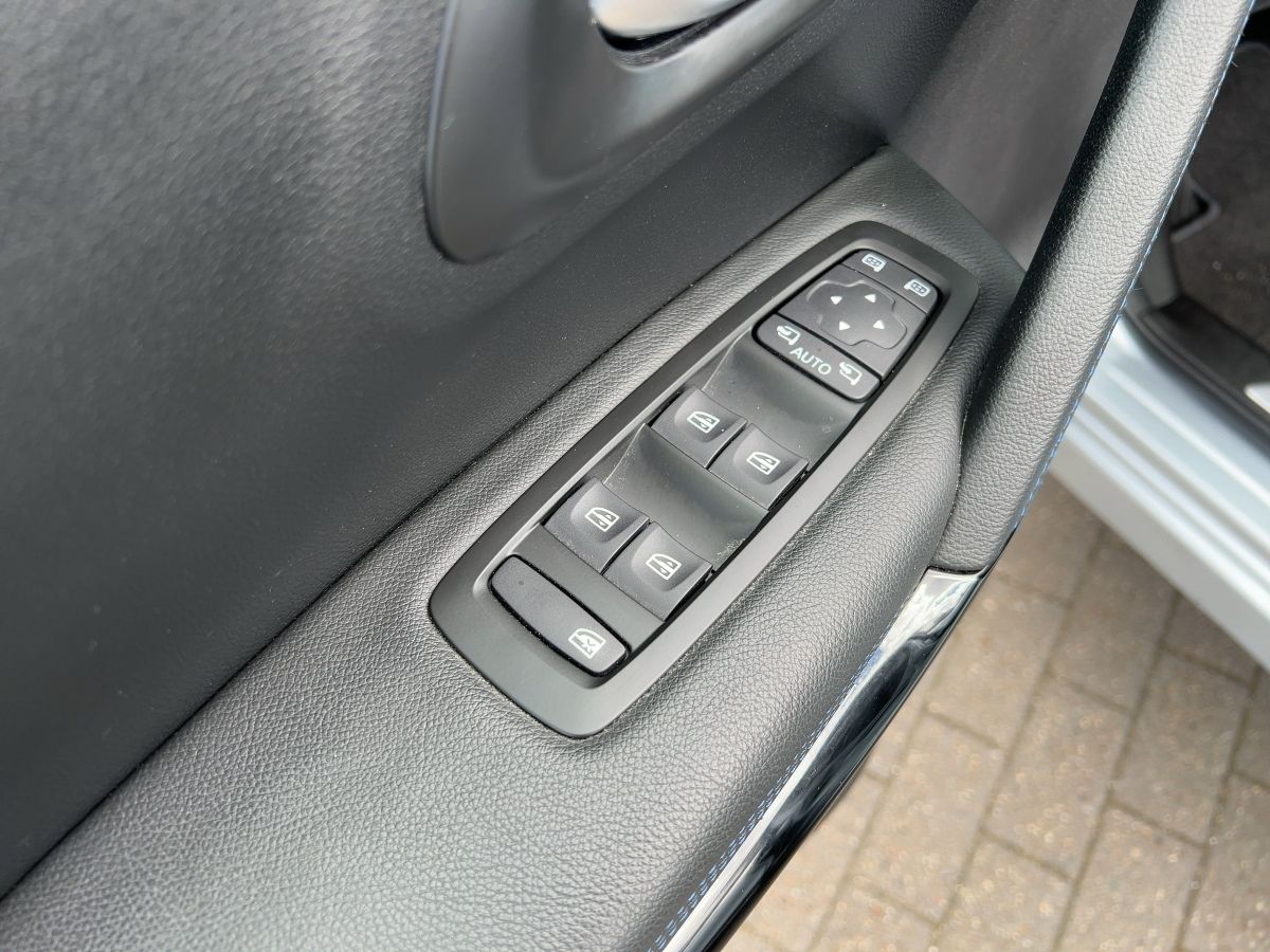 Renault Kadjar LIMITED - Samsaru's Car Outlet