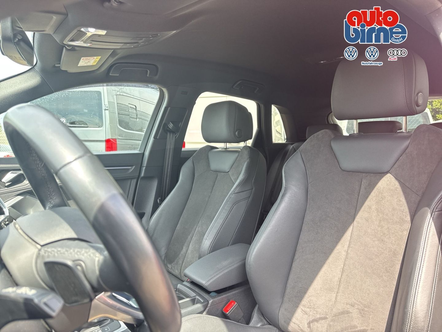 Audi Q3 40 TFSI quattro advanced - Samsaru's Car Outlet