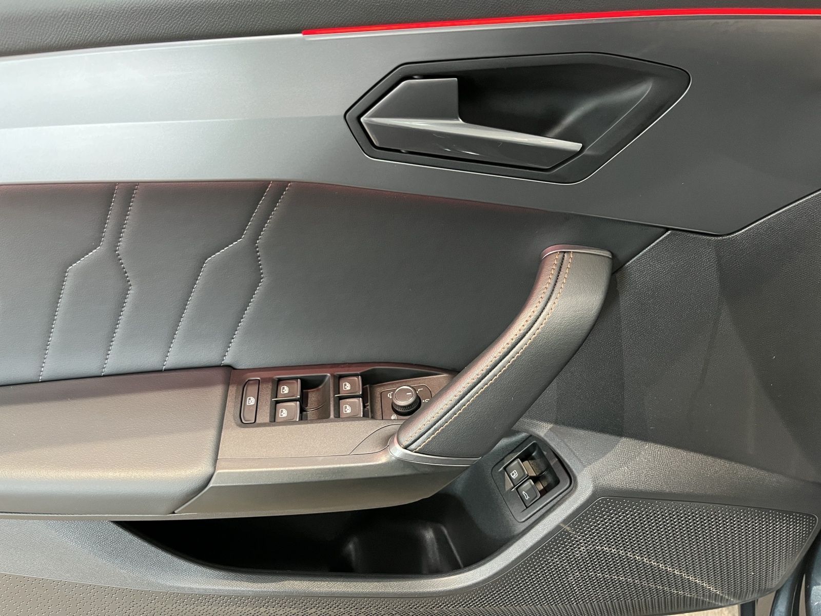 Cupra Leon Sportstourer VZ 1.4 e-Hybrid DSG - Samsaru's Car Outlet