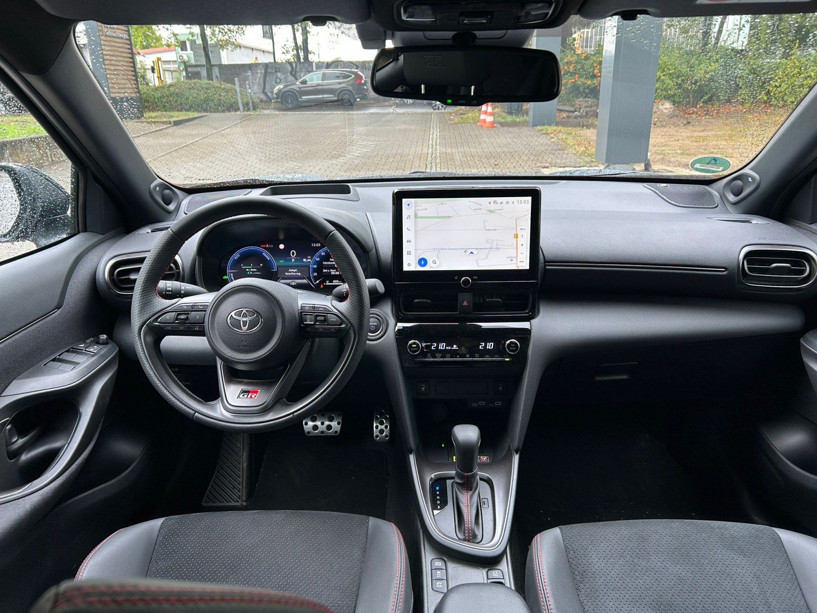 Toyota Yaris Cross 1,5l Hybrid 4x2 GR-SPORT Premium-P.