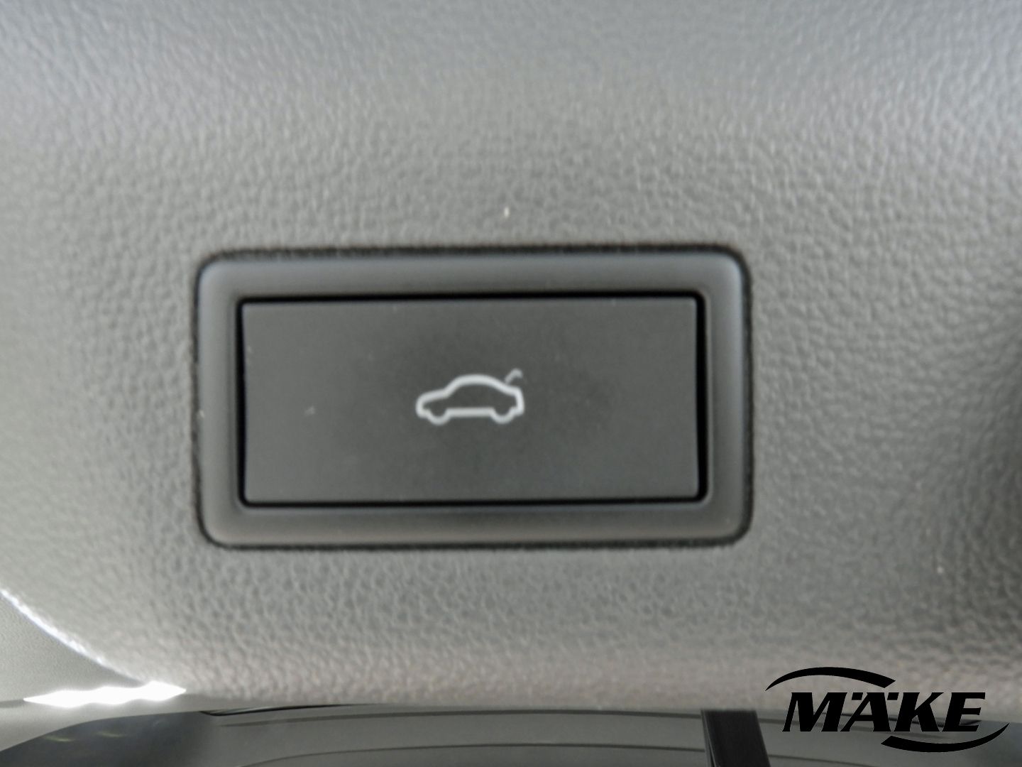 Volkswagen T7 Multivan Style 1.4eHybrid DSG - Samsaru's Car Outlet