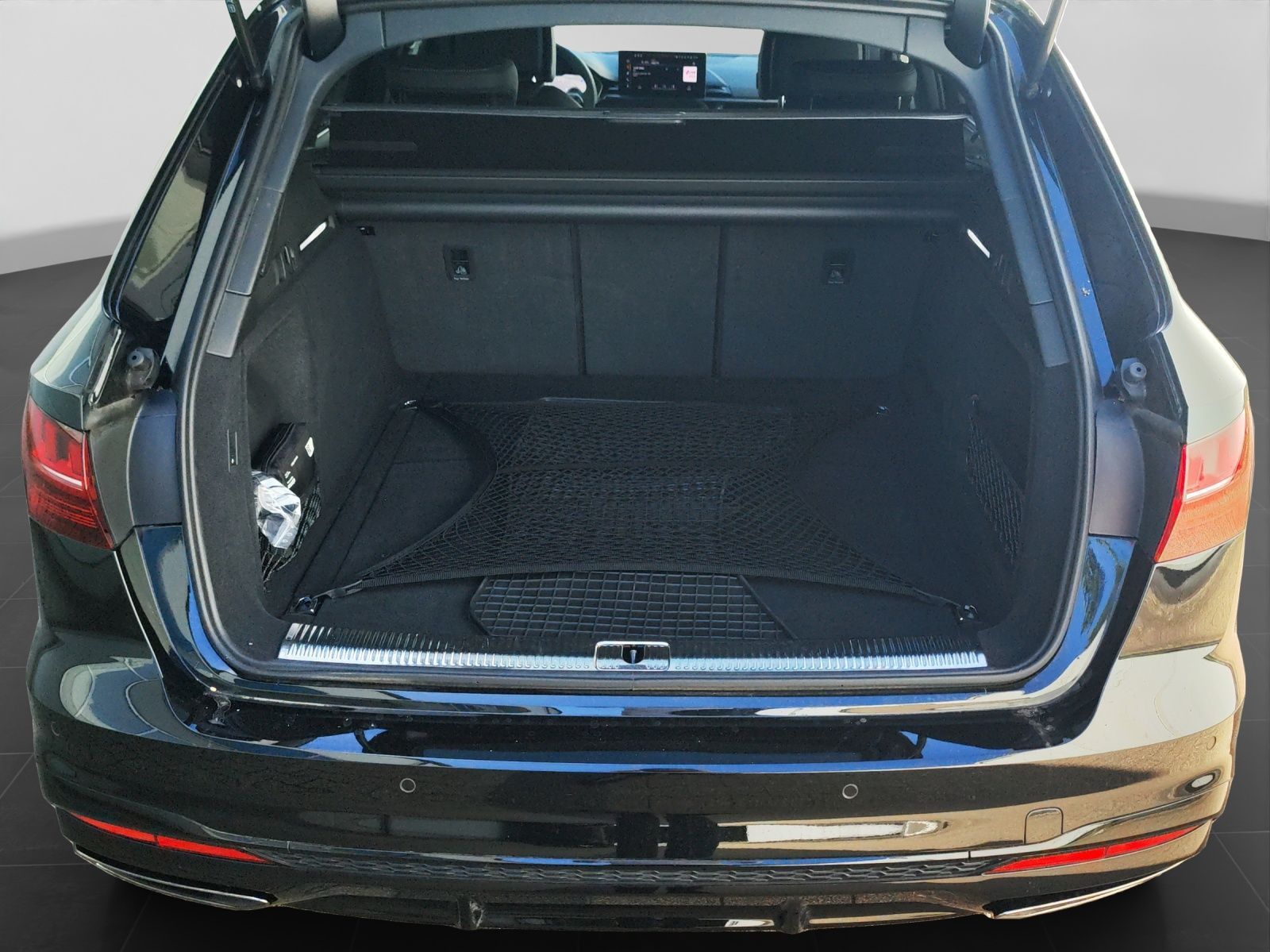 Audi A4 Avant 40 TFSI Q 2x S LINE MATRIX AHK LM19 KAM
