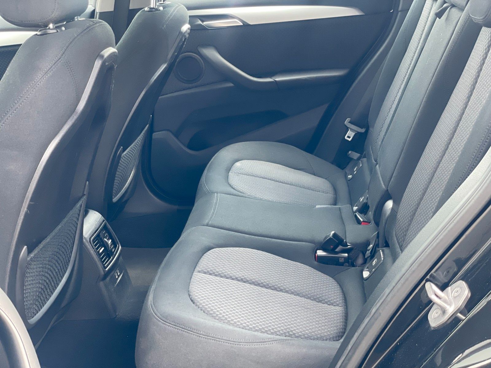 BMW X1 xDrive 20 d - Samsaru's Car Outlet