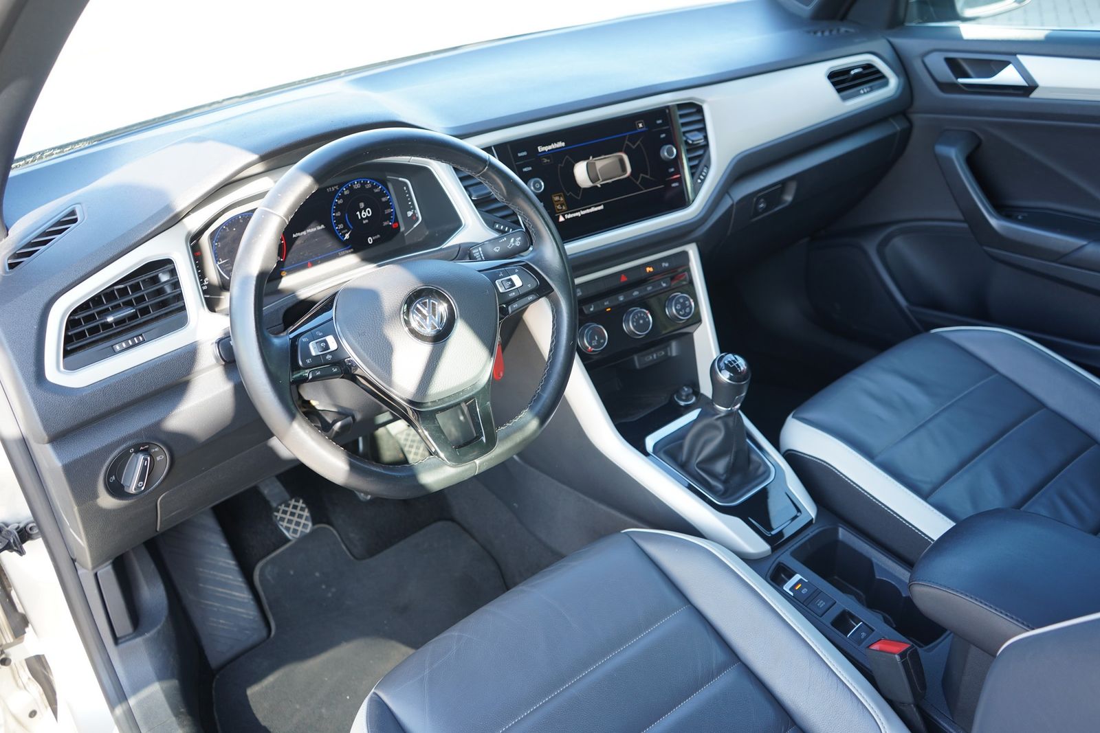Volkswagen T-Roc 1.5 TSI Style - Samsaru's Car Outlet