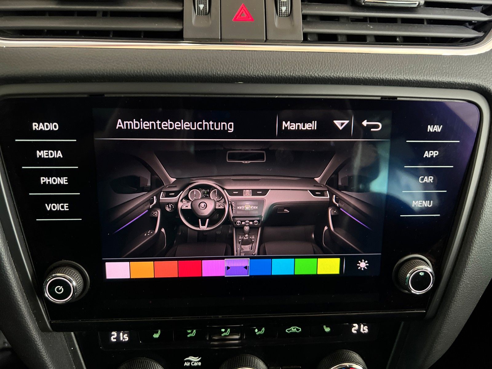 Skoda Octavia Combi Premium Edition - Samsaru's Car Outlet
