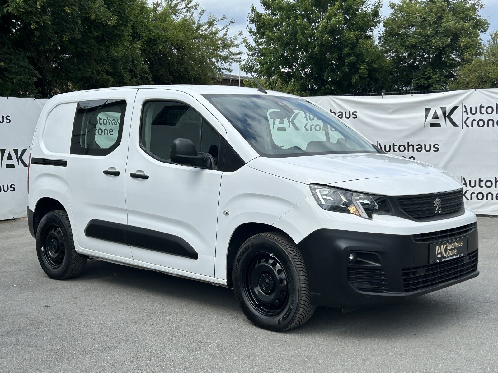 Peugeot Partner 1.5 BlueHDi - Samsaru's Car Outlet