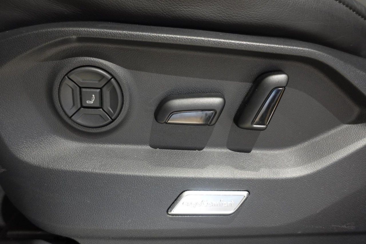Volkswagen Touareg R-Line 3.0TDI 4M AHK PanoStandh RFK Navi