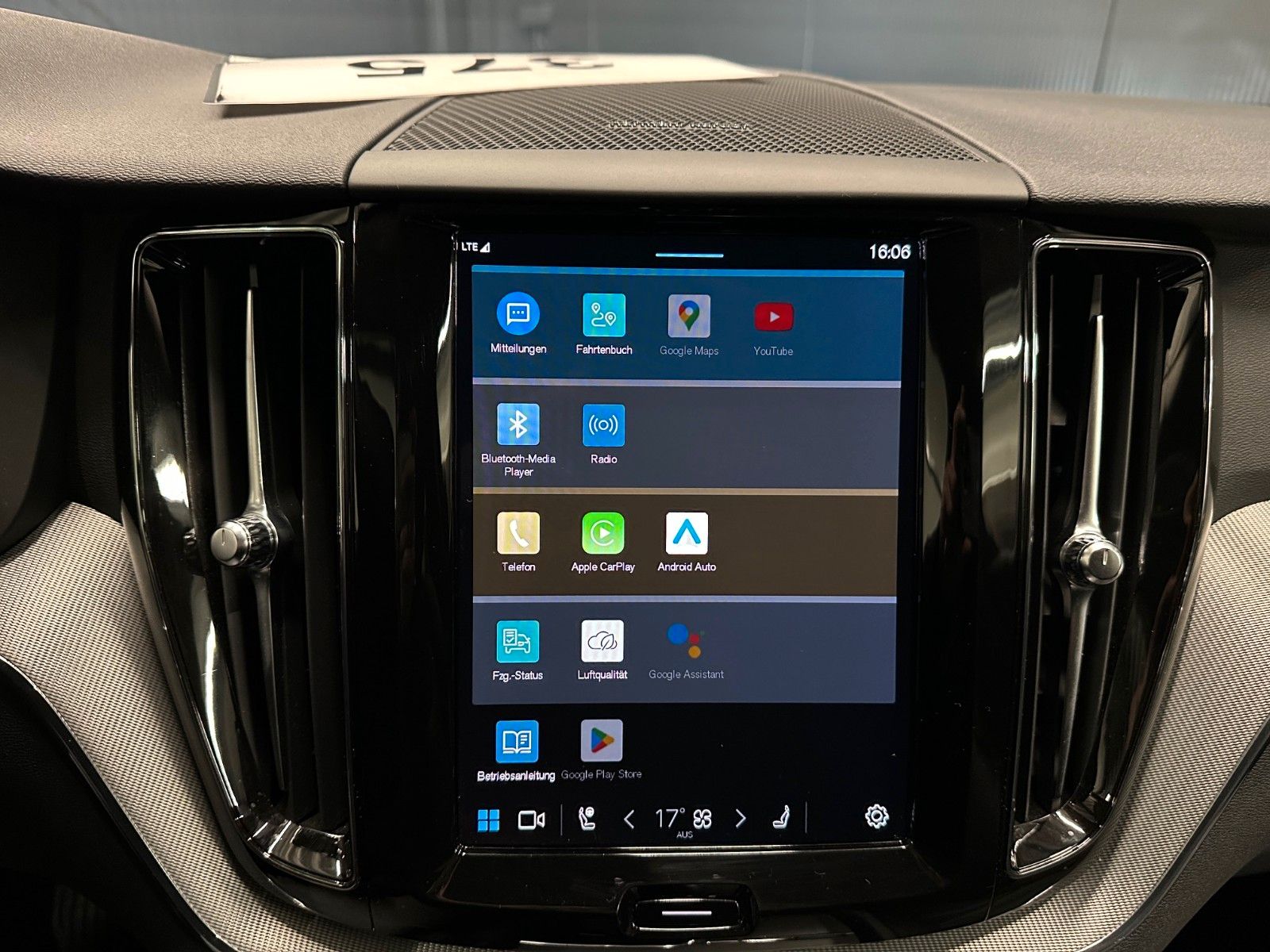 Volvo XC60 Plus Dark AWD *LEDER/Sport*AHK*Business*