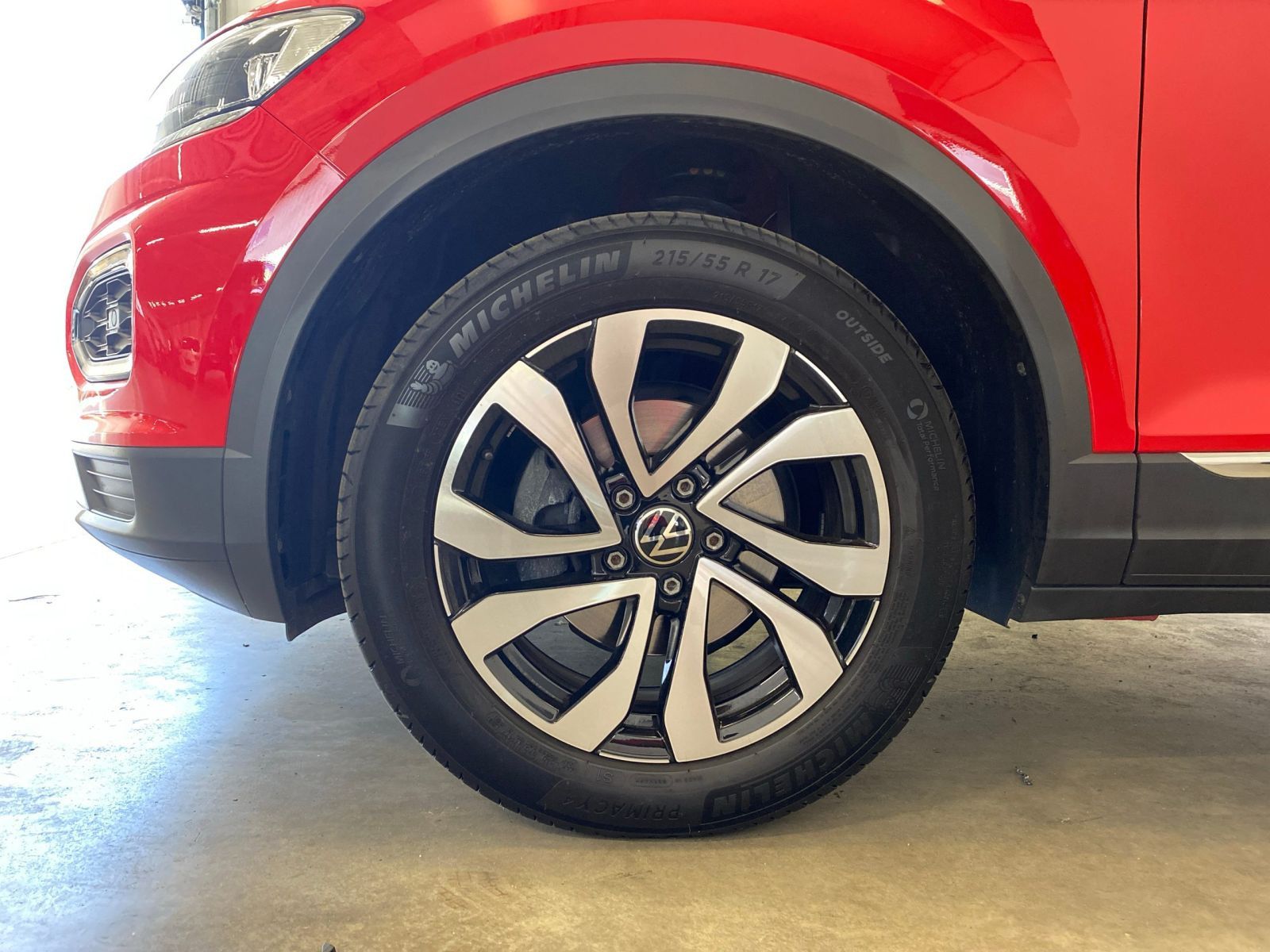 Volkswagen T-Roc 1.5 TSI Active - Samsaru's Car Outlet