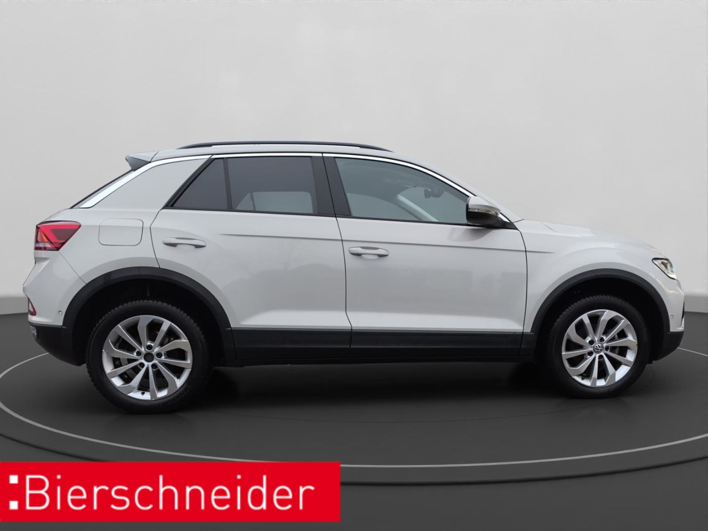 Volkswagen T-Roc 1.5 TSI DSG Life - Samsaru's Car Outlet