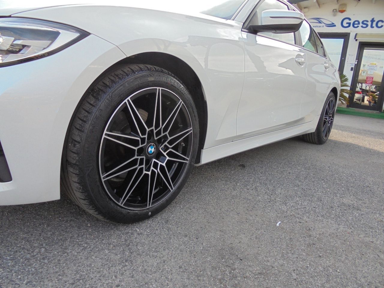 BMW 320 320d 48V Business Advantage - Samsaru's Car Outlet