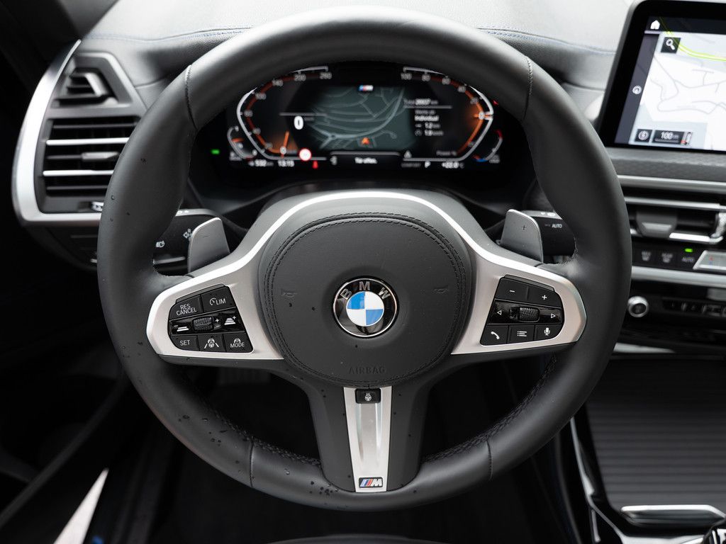 BMW X4 xDrive 30d M-Sport FACEL. PANO AHK HUD LASER
