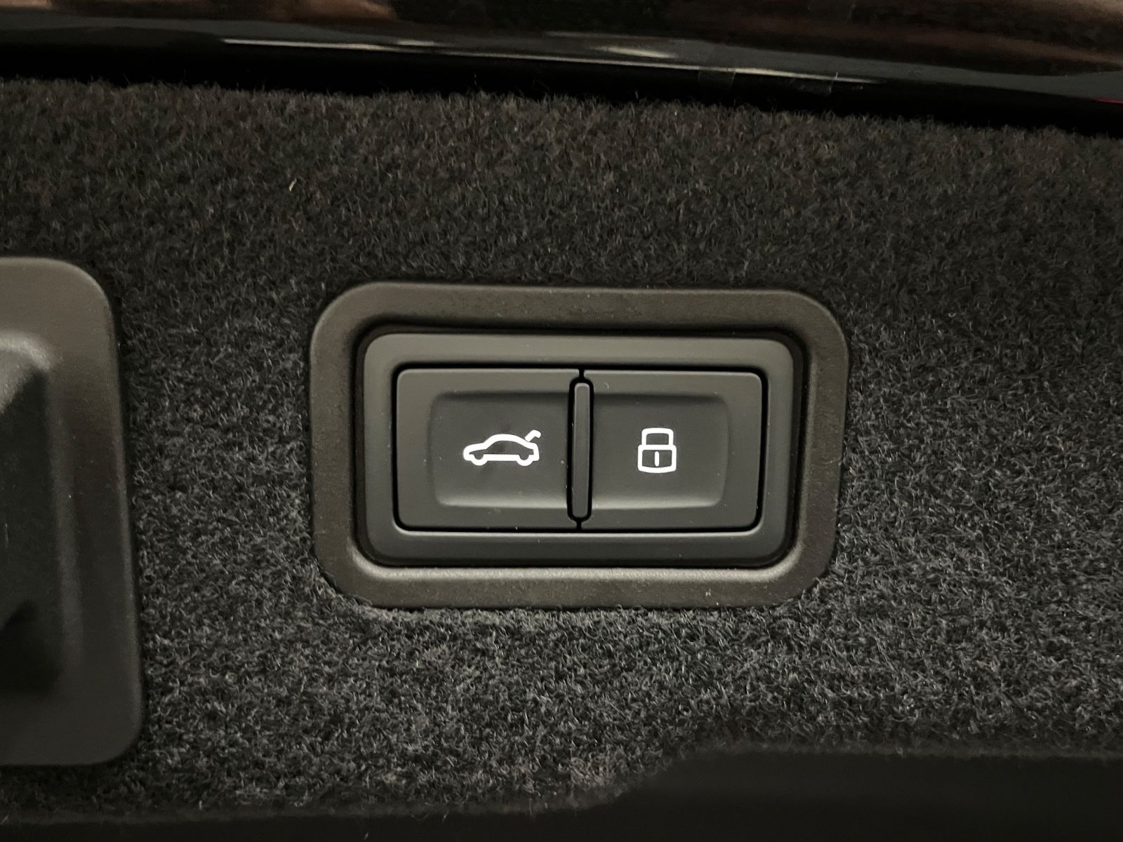 Audi A8 50 TDI L quattro - Samsaru's Car Outlet