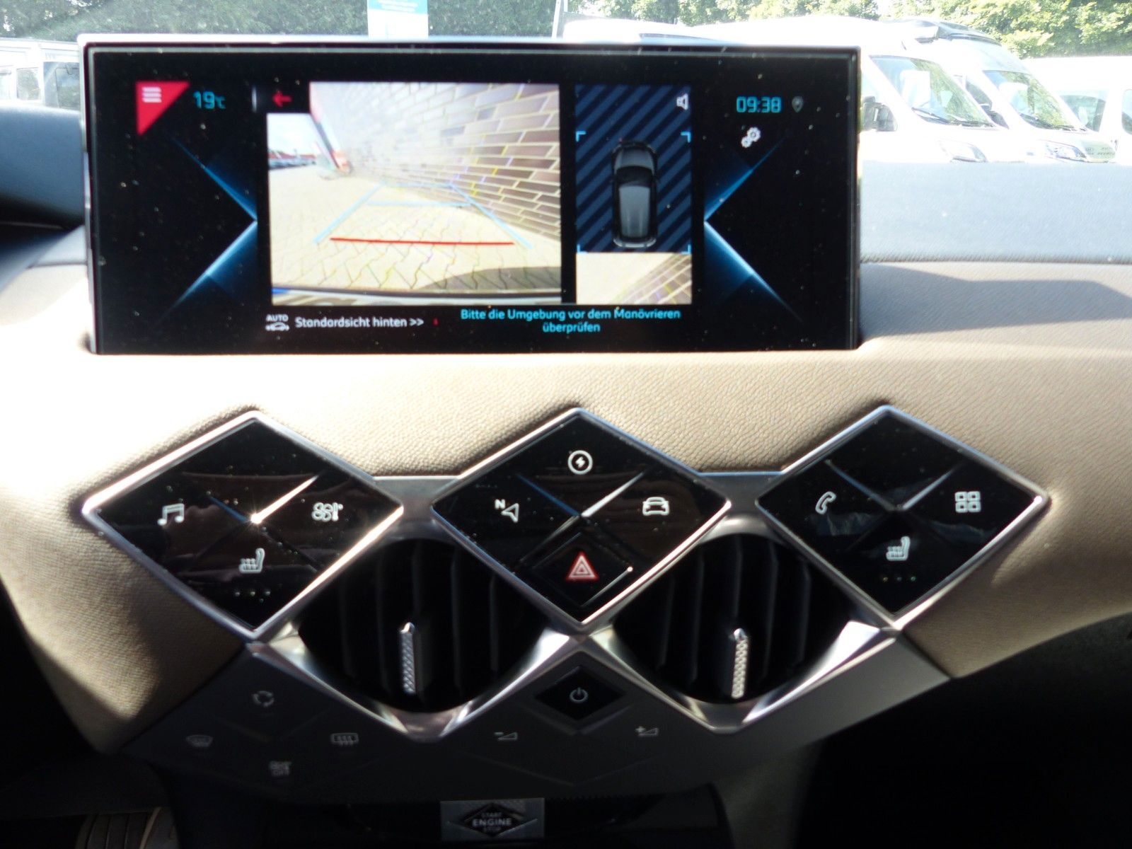 DS Automobiles DS 3 Crossback E-Tense Grand Chic - Samsaru's Car Outlet