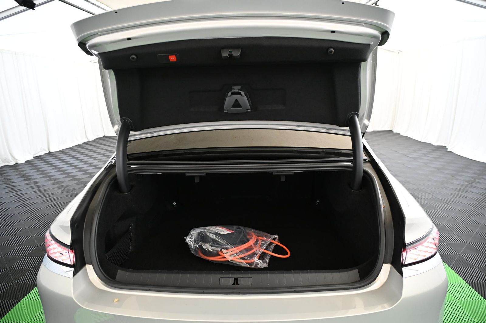 DS Automobiles DS9 1.6 E-Tense 250 RIVOLI+ UVP 68.000 EUR