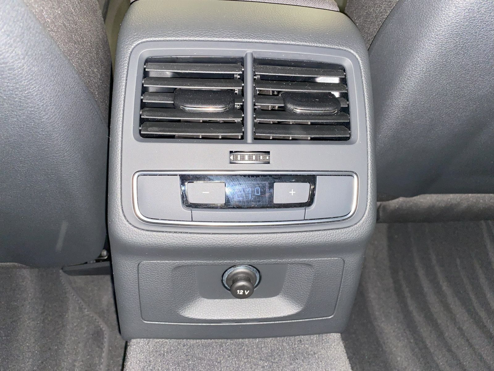 Audi A4 Avant 40 TDI quattro S line - Samsaru's Car Outlet