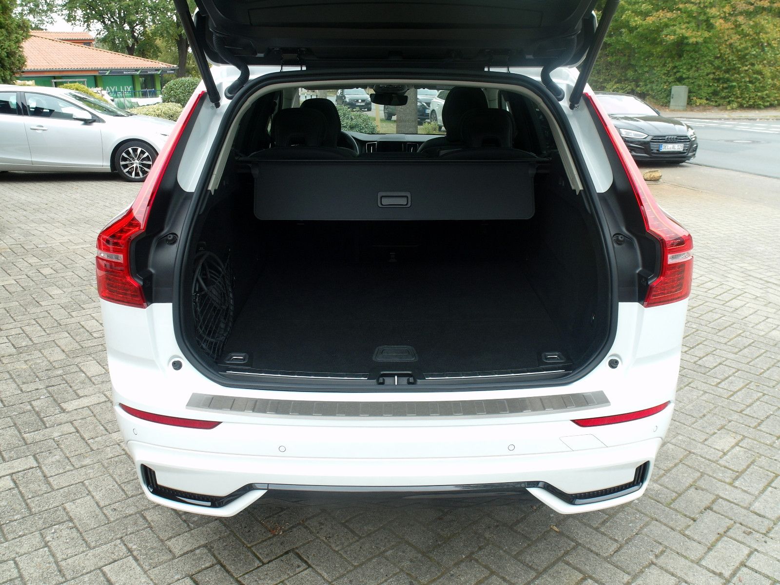 Volvo XC60 T6 AWD Plus Dark #volvocars #madebymerten