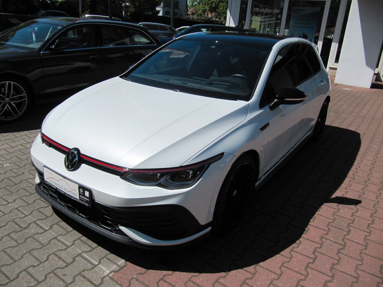 Volkswagen Golf 2.0 GTI - Samsaru's Car Outlet