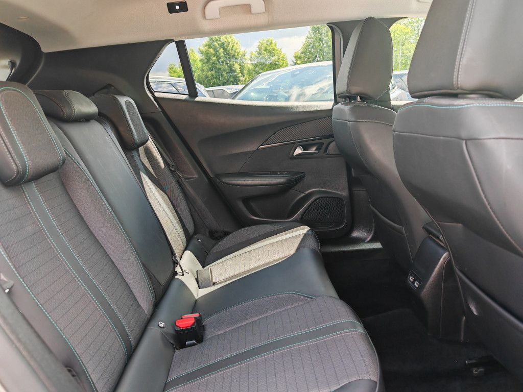 Peugeot 2008 PureTech 130 ALLURE - Samsaru's Car Outlet