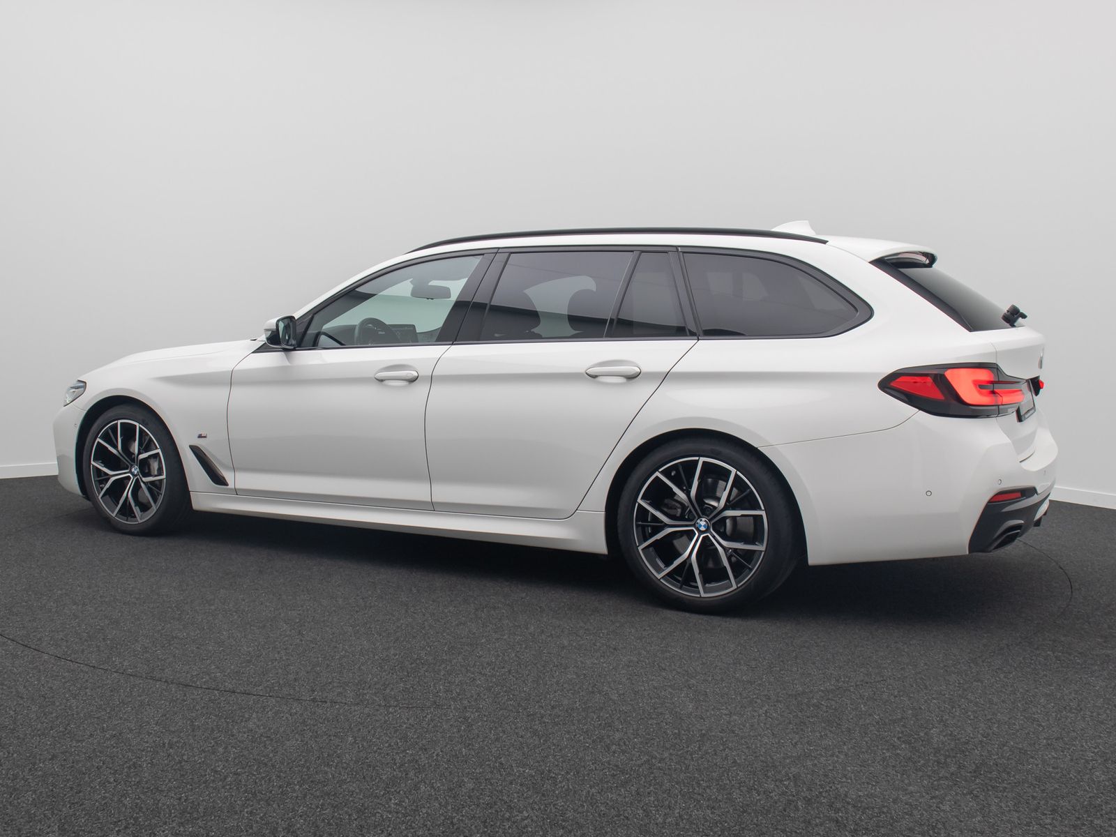 BMW 530d xD M Sport DAB Laser 360°HUD 4xKlima 19Zoll