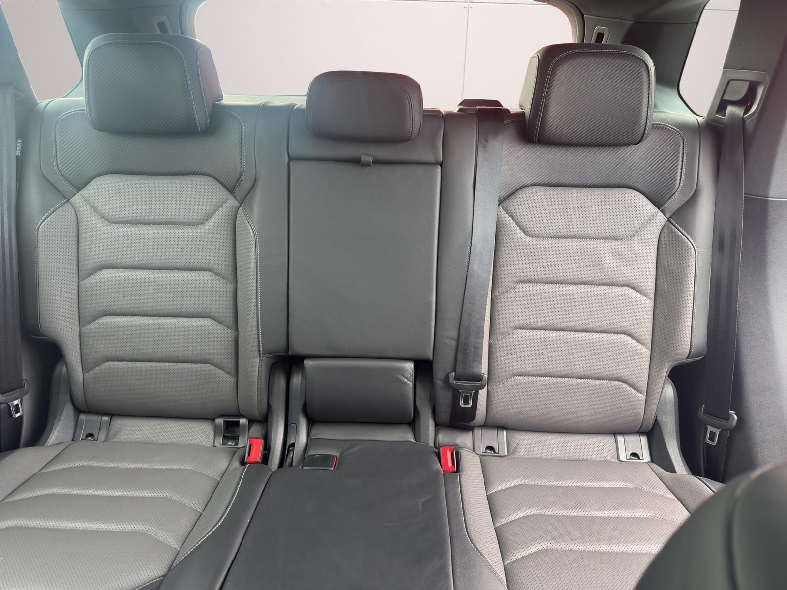 Volkswagen Touareg 3.0V6 TDI DSG R-Line 4x4*ST.HZG*PANO*360
