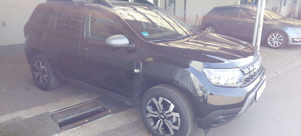 Dacia Duster TCe 150 Journey - Samsaru's Car Outlet
