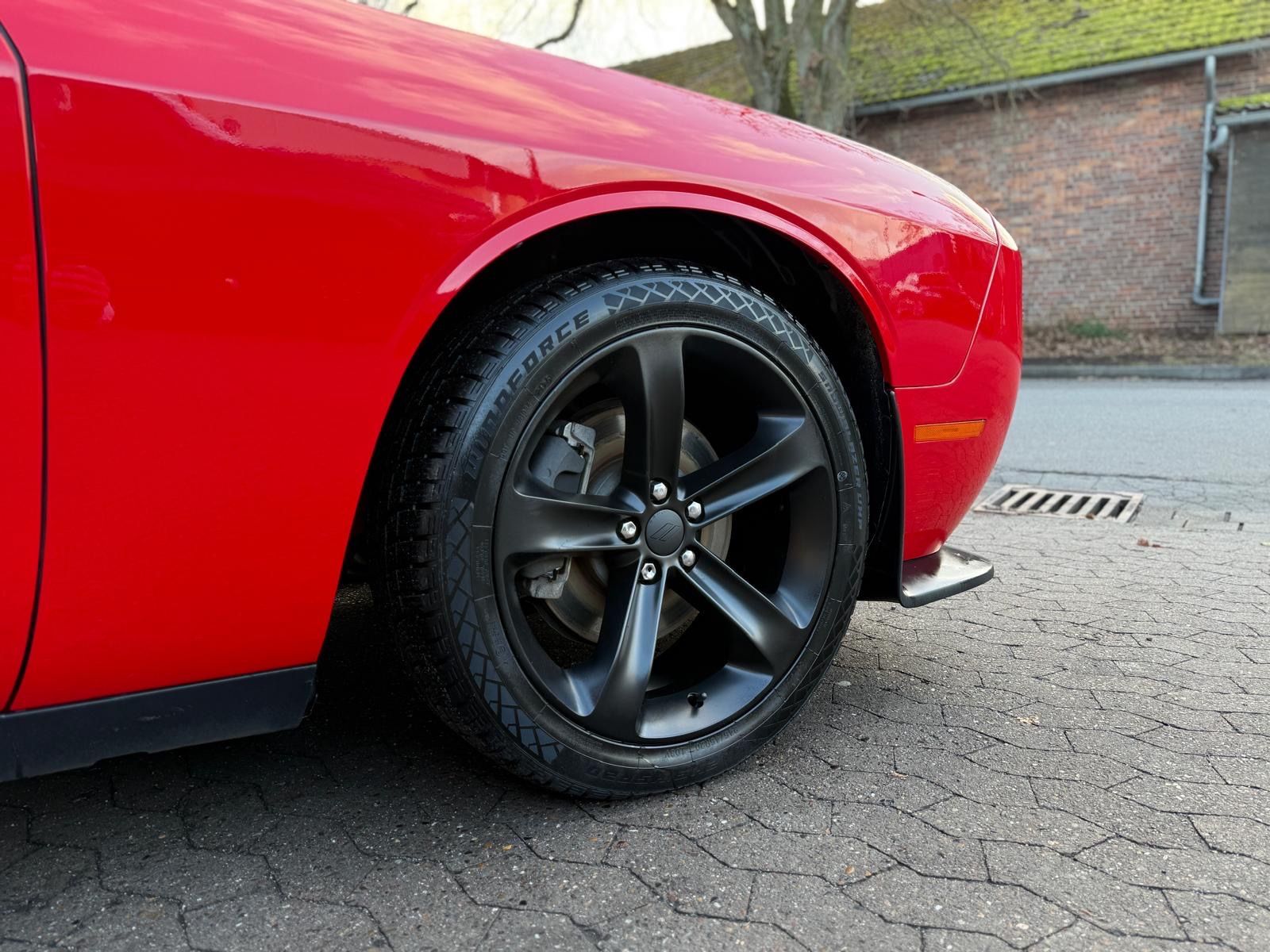 Dodge 5,7 V8*SRT KIT*LEDER*NAVI*KEYLESS*GARNTIE*SERVIC