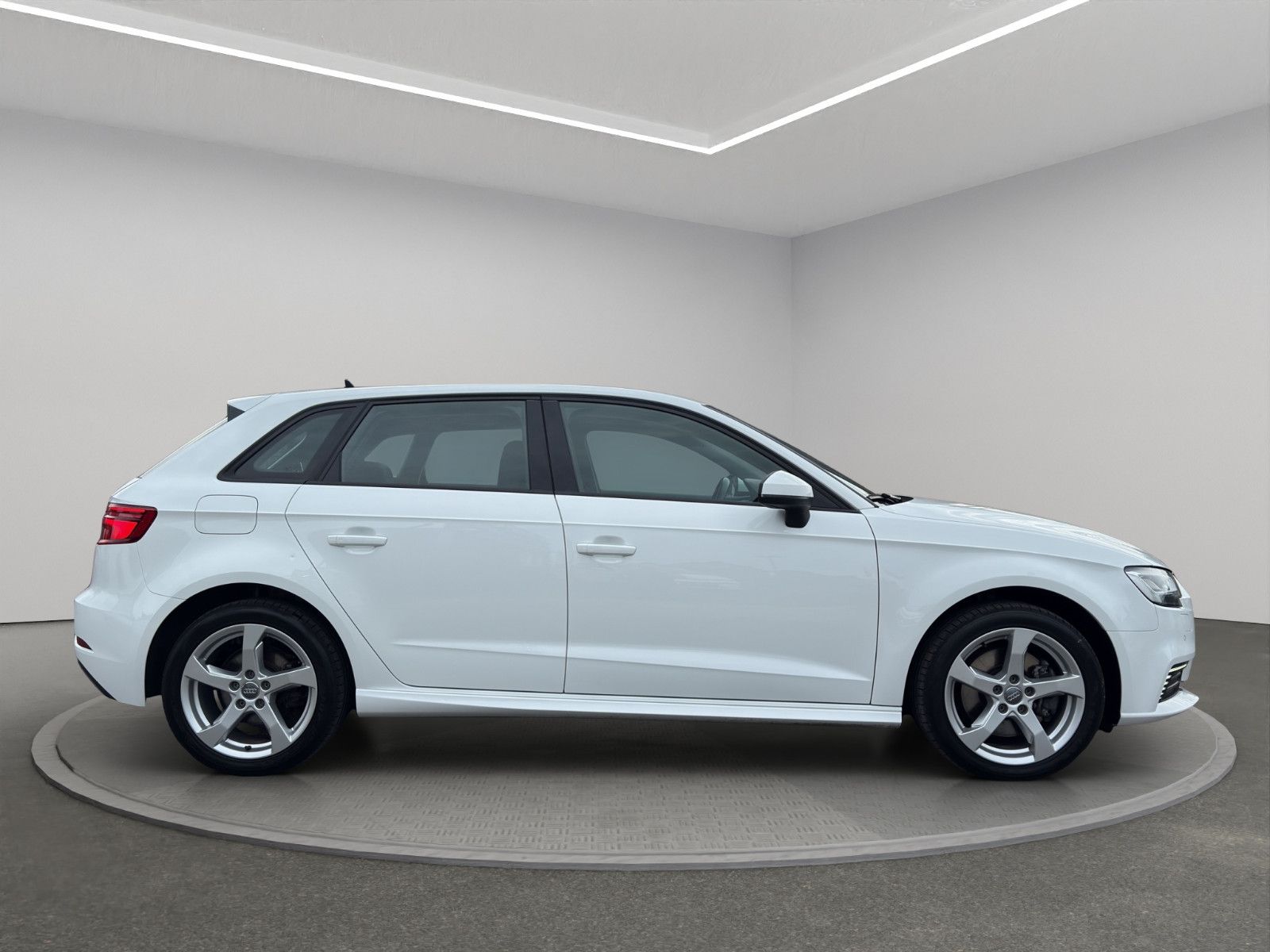 Audi A3 Sportback 40 e-tron - Samsaru's Car Outlet