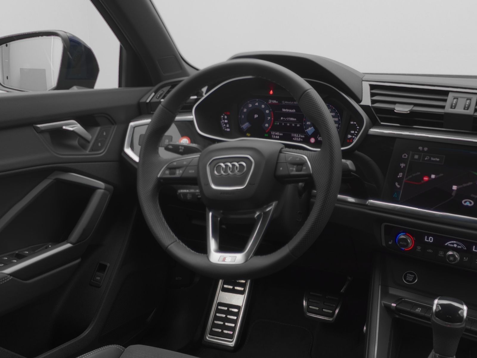 Audi Q3 40 TFSI quattro S line - Samsaru's Car Outlet