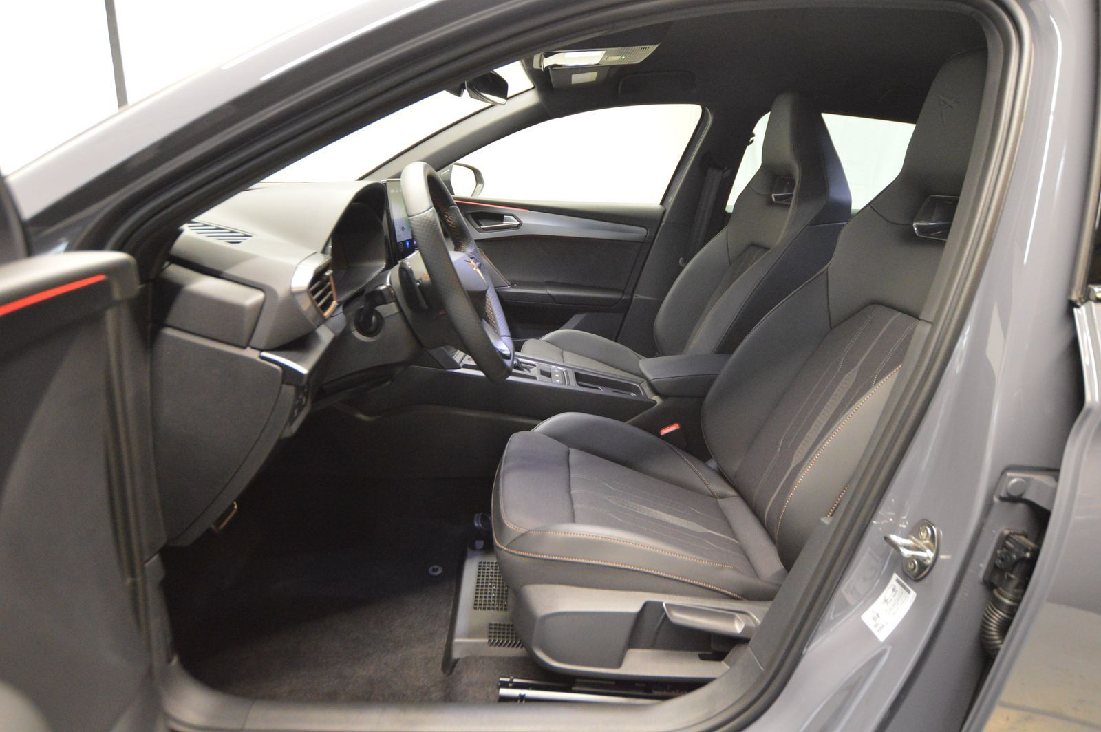 Cupra Leon Sportstourer 1.4 e-HYBRID - Samsaru's Car Outlet