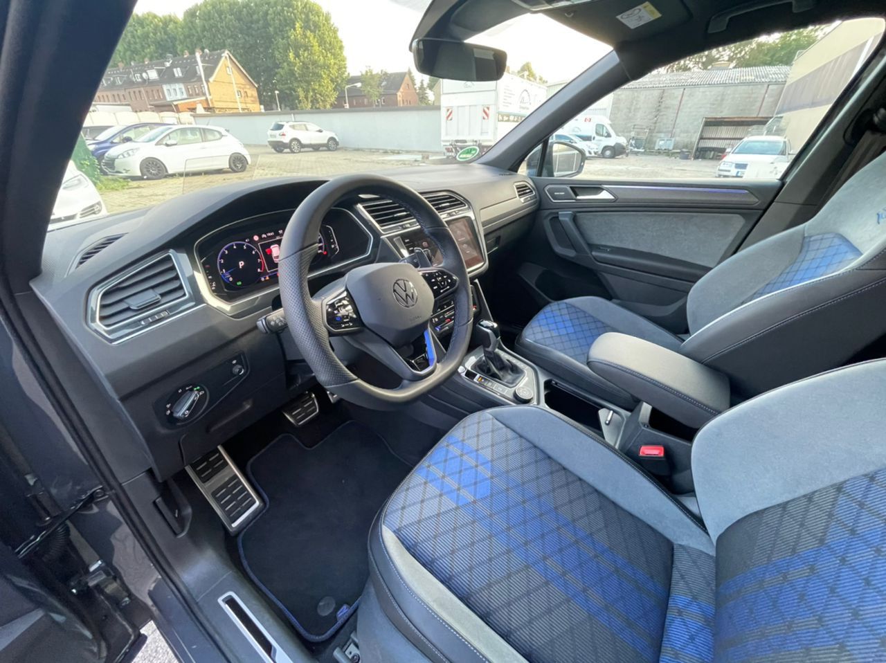 Volkswagen Tiguan R 4Motion - Samsaru's Car Outlet