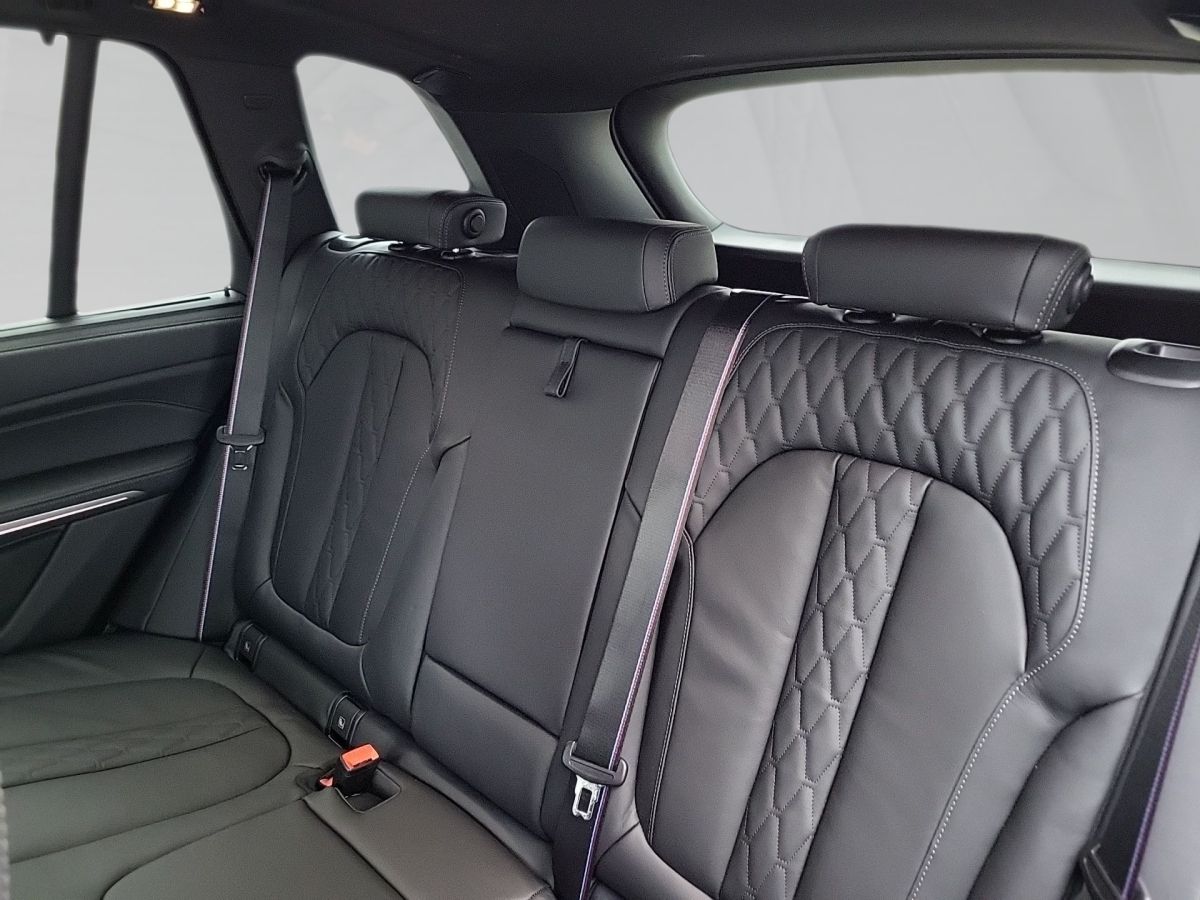 BMW X5 xDrive40d M SPORT Sitzbelüft AHK HeadUp Pano