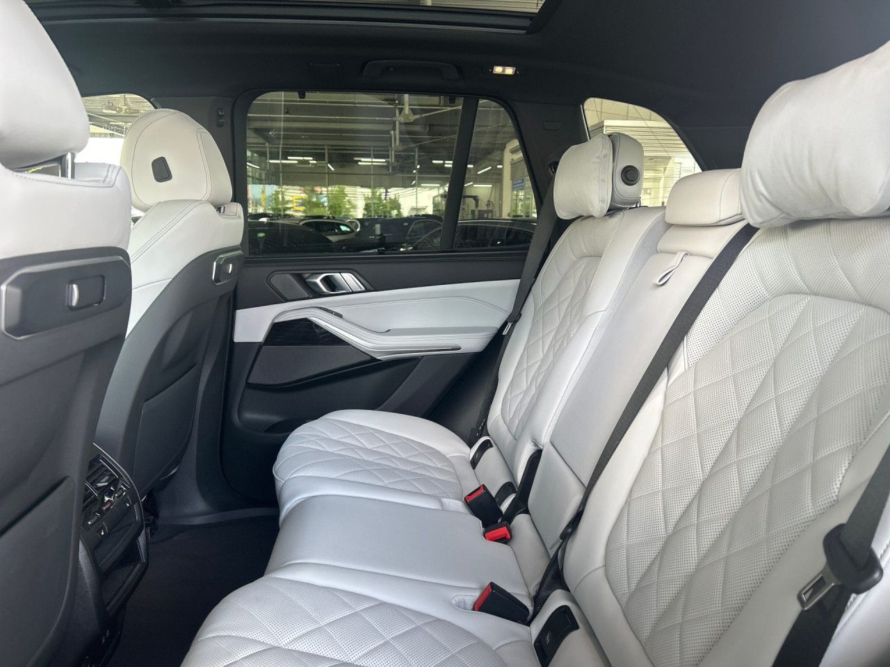 BMW X5 xDr 30d M SPORT 7-Sitz,2Luftf,SoftCl,AHK,Pano