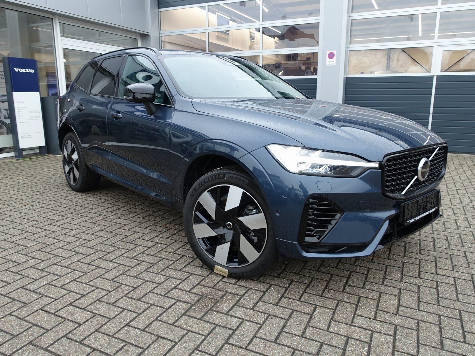 Volvo XC60 Ultra T8 AWD/Massage/Pano/360°/B&W/AHK