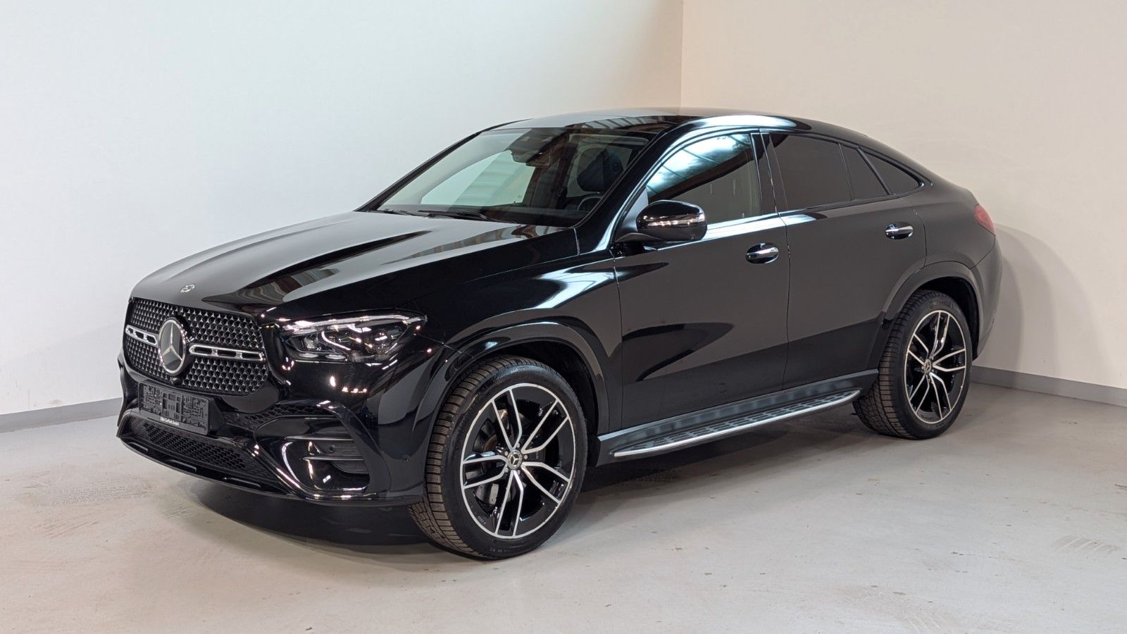 Mercedes-Benz GLE 300 d 4Matic Coupe AMG-MB100-AHK-PANO-DSTR+
