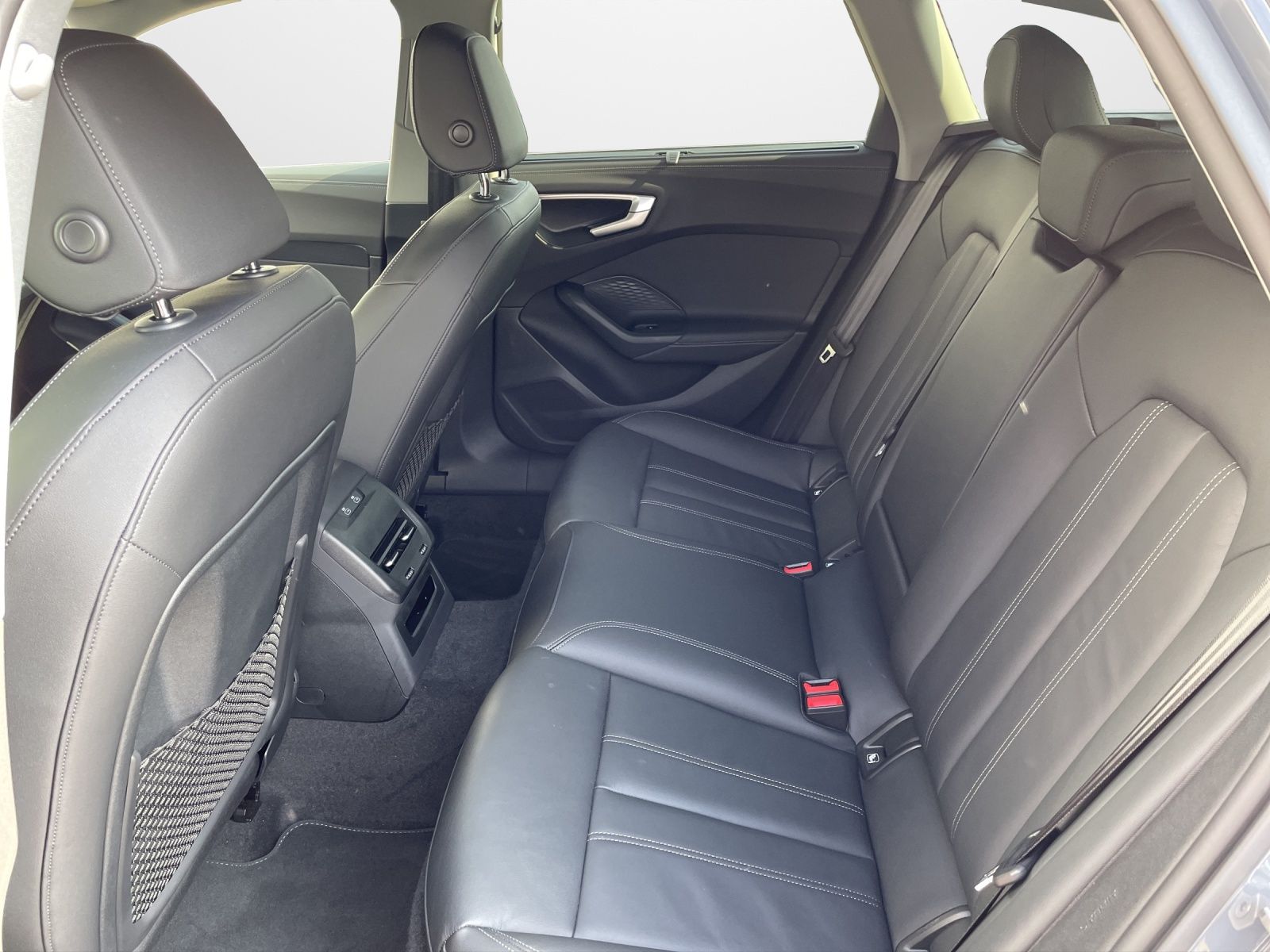 Audi A5 Avant TFSI S tronic quattro S line edition on