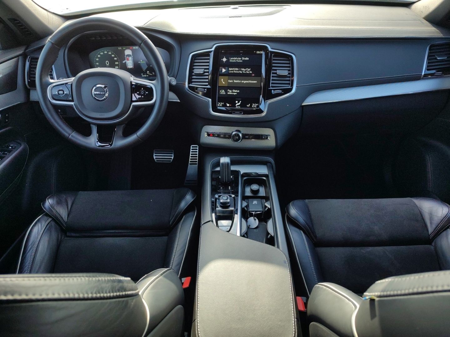 Volvo XC90 R Design Plug-In AWD 7-Sitzer AHK ACC Pano
