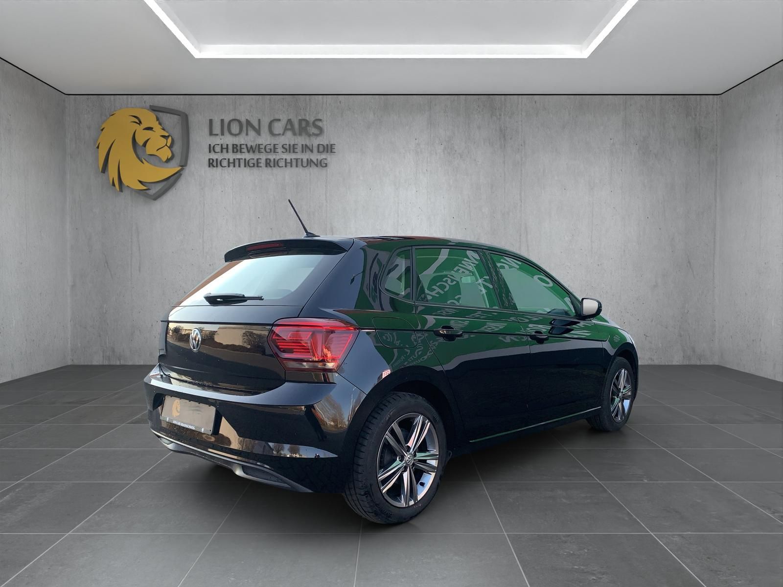 Volkswagen Polo VI HIGHLINE - Samsaru's Car Outlet